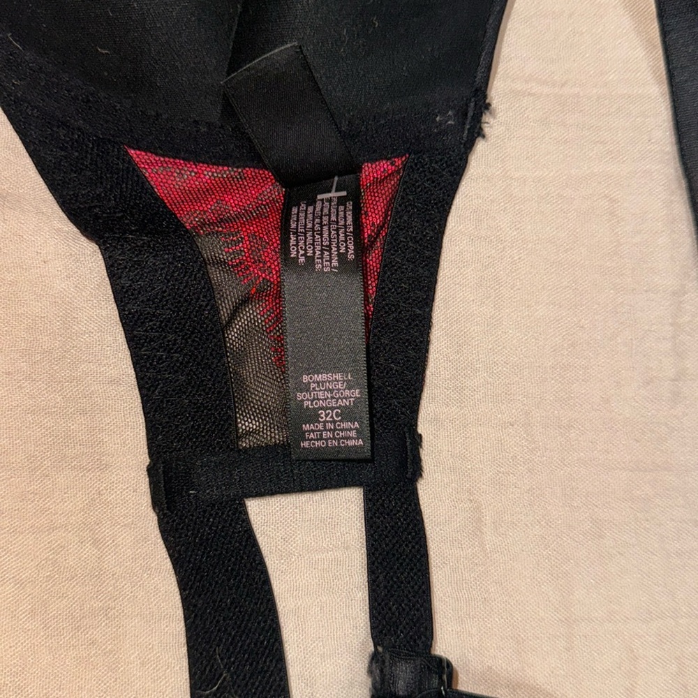 VS Bombshell Plunge Bra - Picture 4 of 5